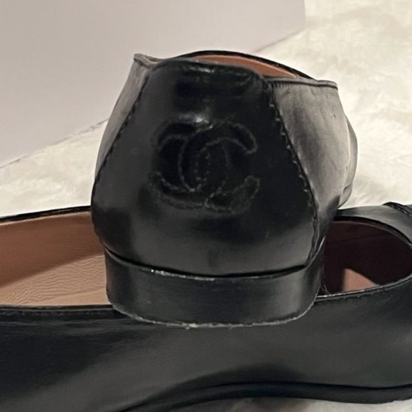 Vintage CHANEL Black Leather Cap Toe Flats - Picture 4 of 16